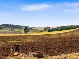 Cottage in Vaux sur Sre Garden