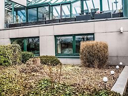 Cottage in Vaux sur Sre Garden