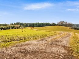 Cottage in Vaux sur Sre Garden