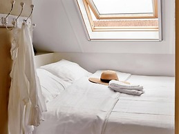 Elegant Holiday Home in Baarlo With Garden