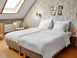 Elegant Holiday Home in Baarlo With Garden