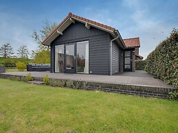 Lovely Holiday Home in Kattendijke With Garden