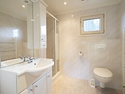 Comfy Chalet with Dishwasher near Beach