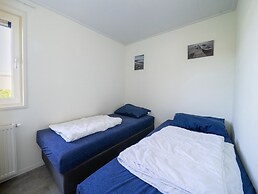 Comfy Chalet with Dishwasher near Beach