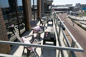 Apartment in Den Haag With sea Beach
