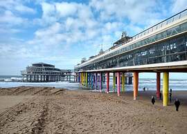 Apartment in Den Haag With sea Beach