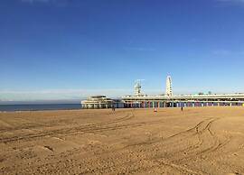 Apartment in Den Haag With sea Beach