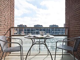 Modern Apartment Near the Beach