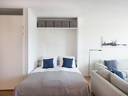 Modern Apartment Near the Beach