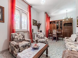 Restful Apartment in San Salvo near Sea Beach & City Center