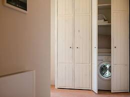 Plush Holiday Home in Cortona with Hot Tub