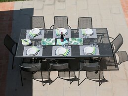 Plush Holiday Home in Cortona with Hot Tub