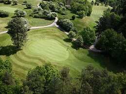 Villa with Sauna near Golf Course