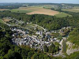 Villa with Sauna near Golf Course