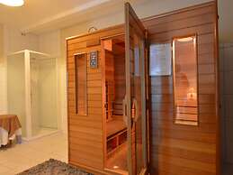 Villa with Sauna near Golf Course