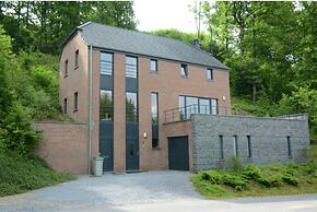 Villa with Sauna near Golf Course