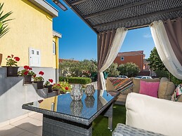 Modern Holiday Home in Zadar With Terrace