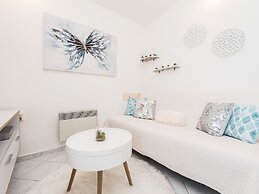 Modern Holiday Home in Zadar With Terrace