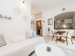 Modern Holiday Home in Zadar With Terrace