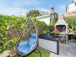 Modern Holiday Home in Zadar With Terrace