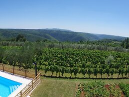 Spacious Apartment With Views of the Vineyards