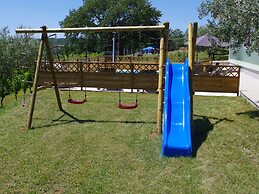 Spacious Apartment With Views of the Vineyards