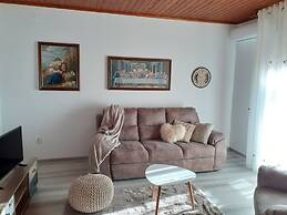 Spacious Apartment With Views of the Vineyards