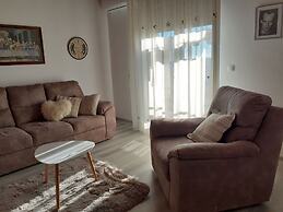 Spacious Apartment With Views of the Vineyards