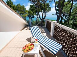 Enchanting Coastal With Views