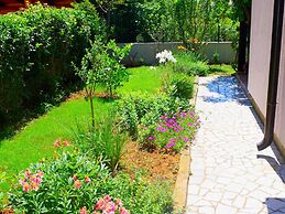 Apartment in Valbandon With Terrace