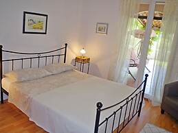 Apartment in Valbandon With Terrace