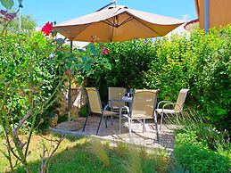 Apartment in Valbandon With Terrace