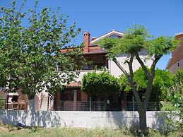 Apartment in Valbandon With Terrace