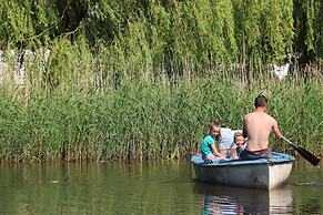 Cozy Vacation Home With Terrace