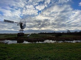 Modern Chalet With Wifi in Friesland