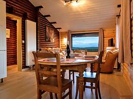 Quiet Chalet With Forest & Panoramic Views
