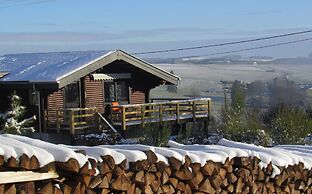 Quiet Chalet With Forest & Panoramic Views