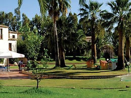 Belvilla by OYO Spacious Holiday Home With Patio