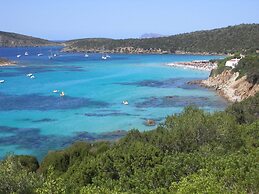 Belvilla by OYO Spacious Holiday Home With Patio