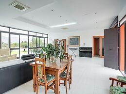 Belvilla by OYO Dream Villa With Private Pool