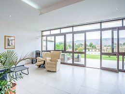 Belvilla by OYO Dream Villa With Private Pool