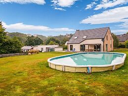 Villa in Sart Jalhay With Swimming Pool