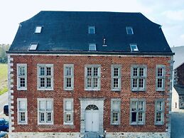Nice Cottage in a Castle-farm in Ohey With Swimming Pond