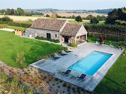 Nice Cottage in a Castle-farm in Ohey With Swimming Pond