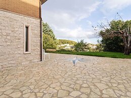 Elegant Apartment in Campobasso near Woods