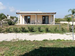 Belvilla by OYO Comfy Villa in Noto With Garden