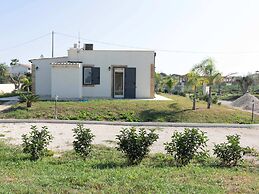 Belvilla by OYO Comfy Villa in Noto With Garden