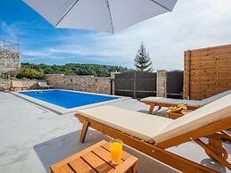 Charming Holiday Home in Pazin With Private Pool