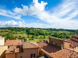 Tuscan Farmhouse in Montescudaio near Sea