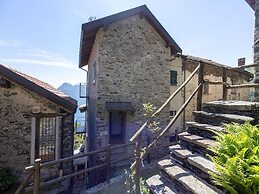 Holiday Home in San Siro Near Lake